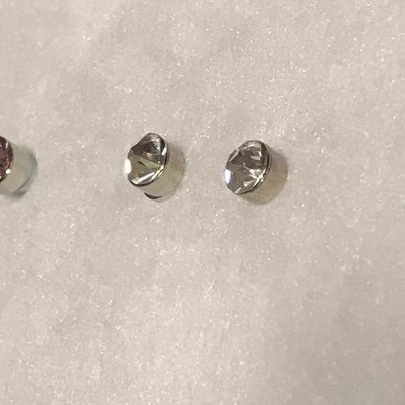 MAGNETIC Gem Earrings: Wear 1 or 5 w/o Piercings!! - Picture 12 of 16